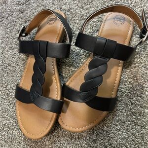 Wonder Nation girls black sandals.